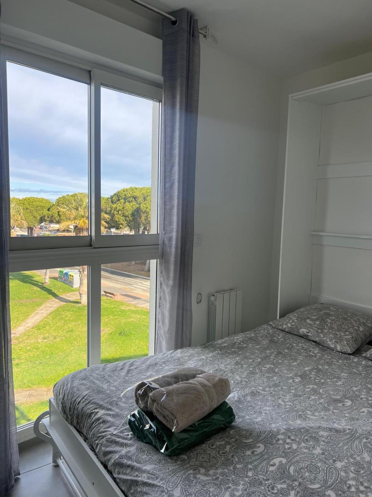 Les Pieds Dans Le Sable Appartement Vue Mer 1 Chambre 1 Cabine Le Grau-du-Roi Exteriér fotografie